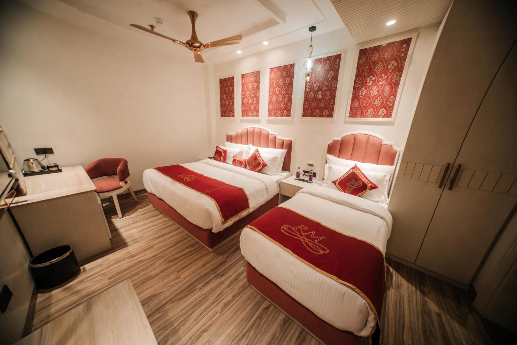 Stamps Red Martin By Eight Continents - 70 Steps From Golden Temple Hotel Amritsar Buitenkant foto
